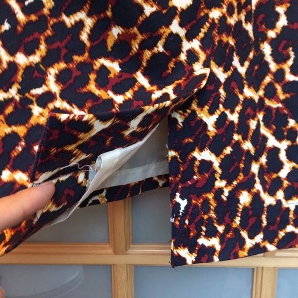 🐆 Leopard Pencil Skirt - Picture 6 of 6